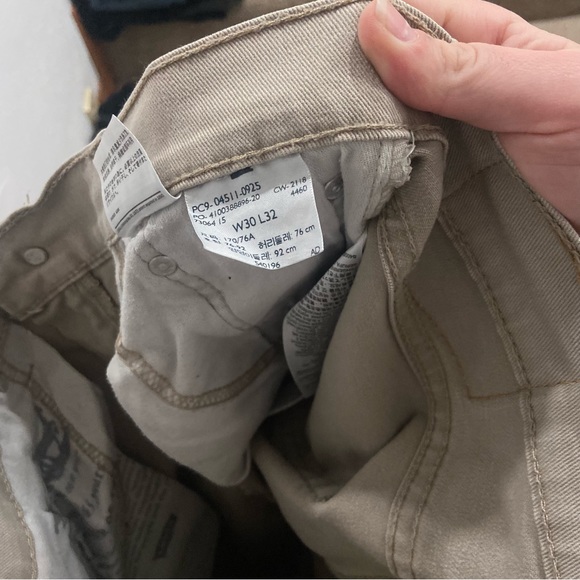 Levi’s 511 30x32 Khaki Chino Pants Jeans - Picture 5 of 6
